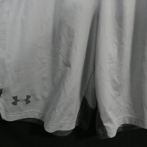 UNDER ARMOUR - Heat Gear - Loose | medium | Grey Athletic Shorts | Dark Trim - Picture 7 of 14